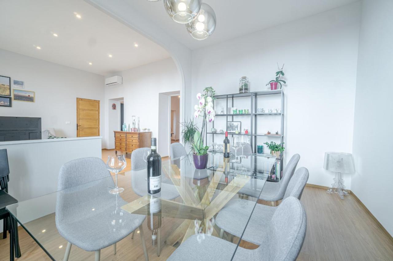 Bright Apartment A Few Steps From Via Garibaldi Genua Exterior foto