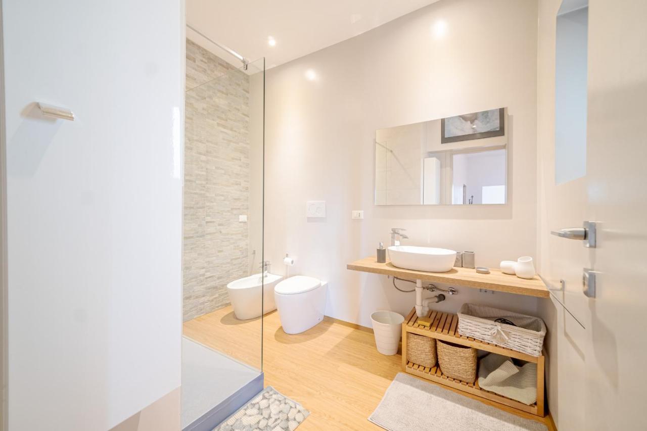 Bright Apartment A Few Steps From Via Garibaldi Genua Exterior foto